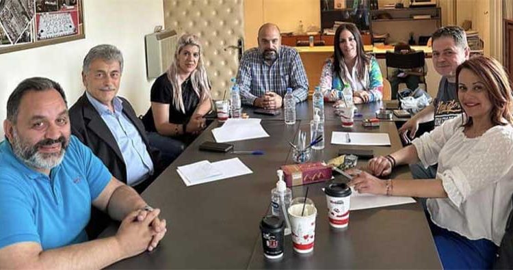  Στη σημαντική αυτή συνάντηση μας με την Ένωση Γονέων τονίσαμε την κεντρική θέση μας για άμεση αξιοποίηση όλων των προσφερόμενων οικοπέδων για τις σχολικές στεγαστικες ανάγκες